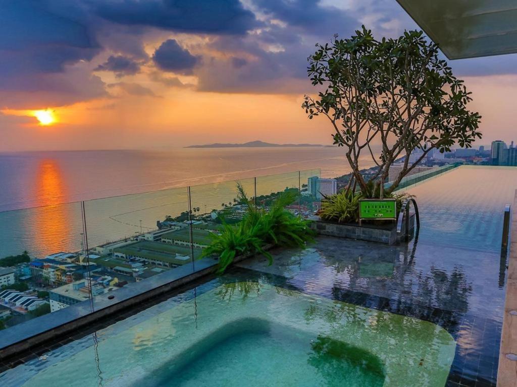 The Riviera Jomtien Studio Sea View High Floor Apartment Luaran gambar